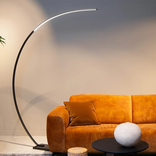Lucide CURVE - Booglamp - LED Dimb. - 1x15W 2700K - Zwart - sfeer 1